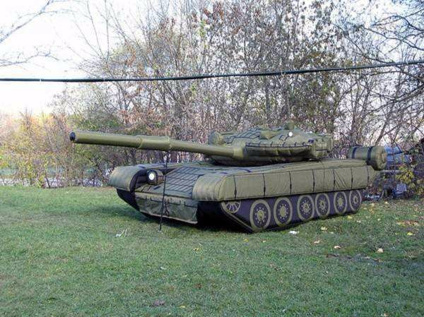 巫山陆地军事假目标坦克